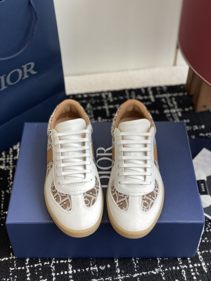 D1R* 25Pre-Fall Berlin 01 SNEAKER DR-PF01