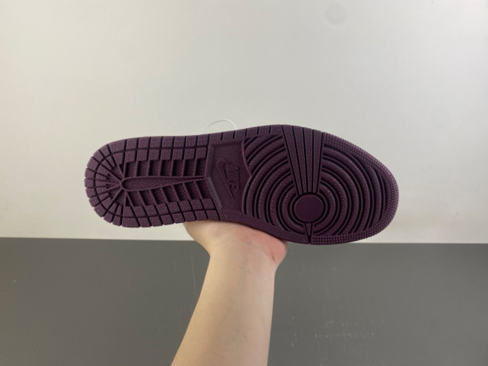 Travis Scott x Air Jordan 1 Low "Reverse Purple" DZ4137-706