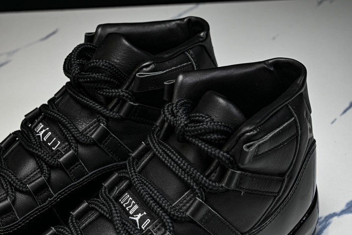 omme des Garcons Homme Plus Air Jordan 11 IV7639-001 (2026 )
