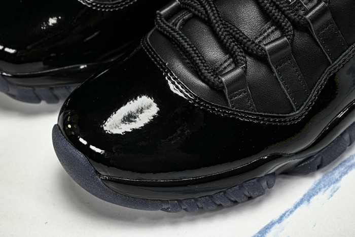 omme des Garcons Homme Plus Air Jordan 11 IV7639-001 (2026 )