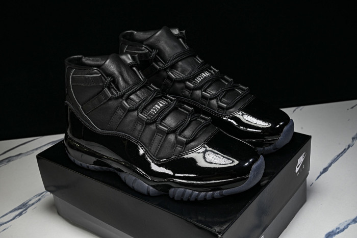 omme des Garcons Homme Plus Air Jordan 11 IV7639-001 (2026 )
