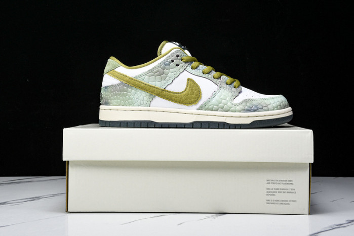 Nike SB Dunk Low Alexis Sablone Chameleon HJ3386-300