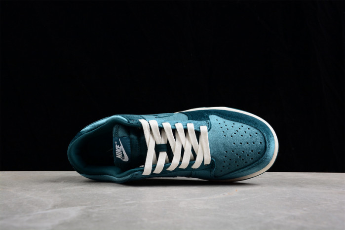 nike dunk low green velvet (w) - dz5224-300
