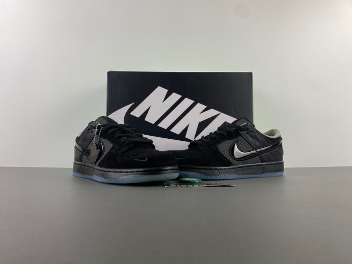 Division Street x Nike Dunk Low Oregon Black HV1470-001