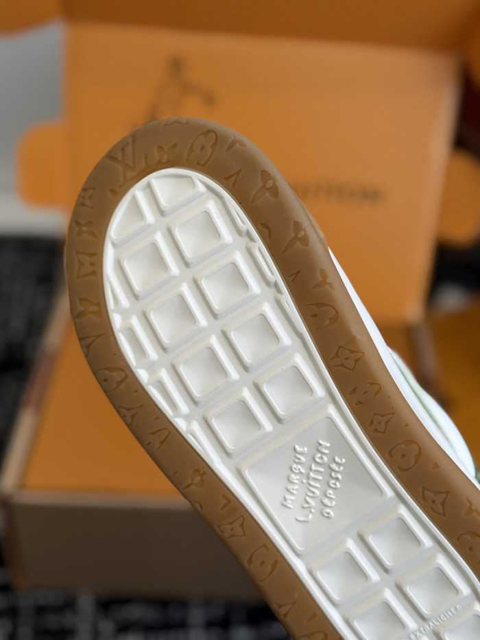 LVT Tilted Sneaker COPSHOE L&V-TI06