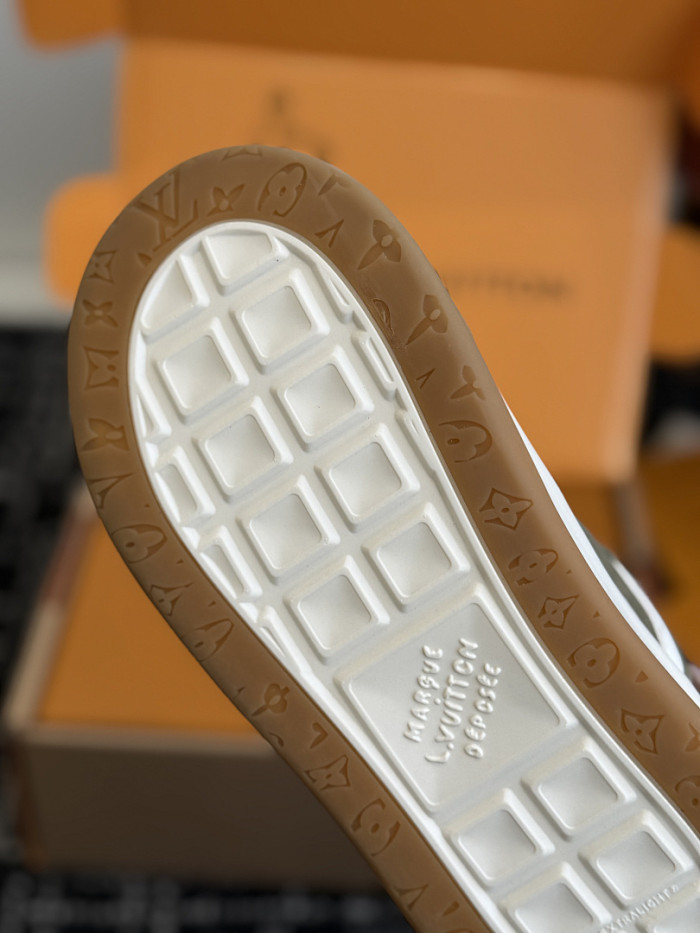 LVT Tilted Sneaker COPSHOE L&V-TI07