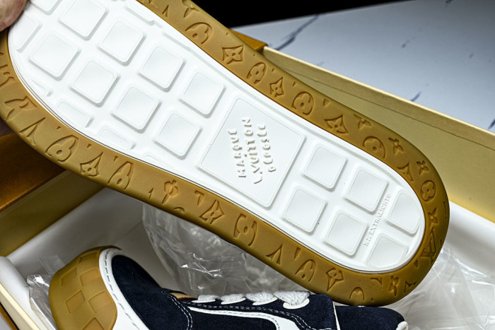 LVT Tilted Sneaker COPSHOE L&V-TI10