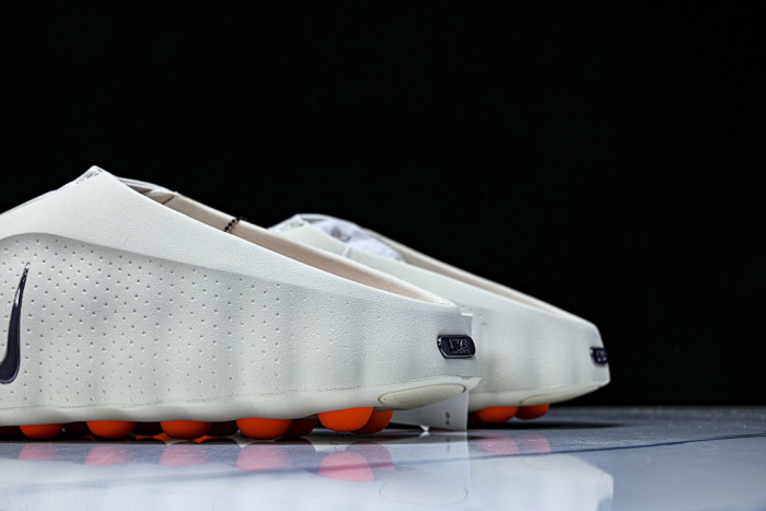 Nike Mind 001 