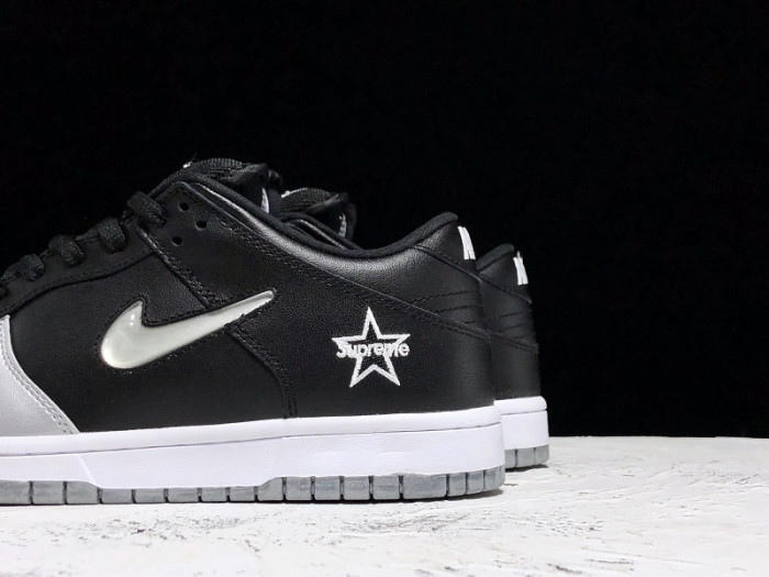 Nike SB Dunk Low s*upre*me Jewel Swoosh Silver - CK3480-001