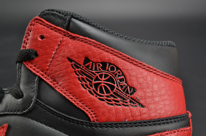 air jordan 1 retro high og “banned” red mens 555088-001